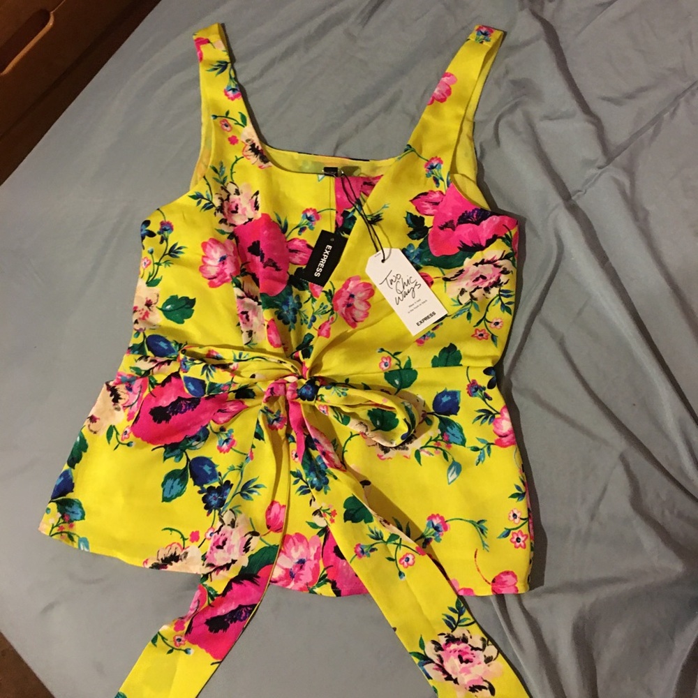 🆕🎈‼️🌺FLORAL TIE TOP🌸 - Picture 7 of 8